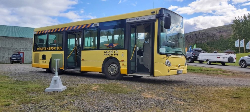 Airport bus starts operating again